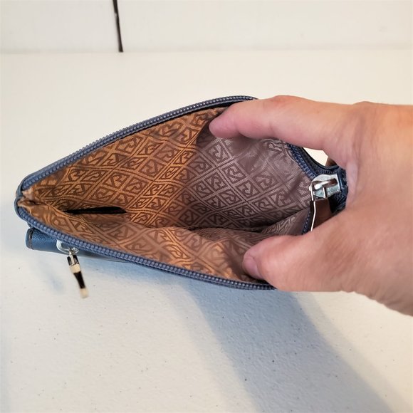 *SOLD* Relic Faux Leather Divided Money Organizer Wallet - Picture 6 of 8